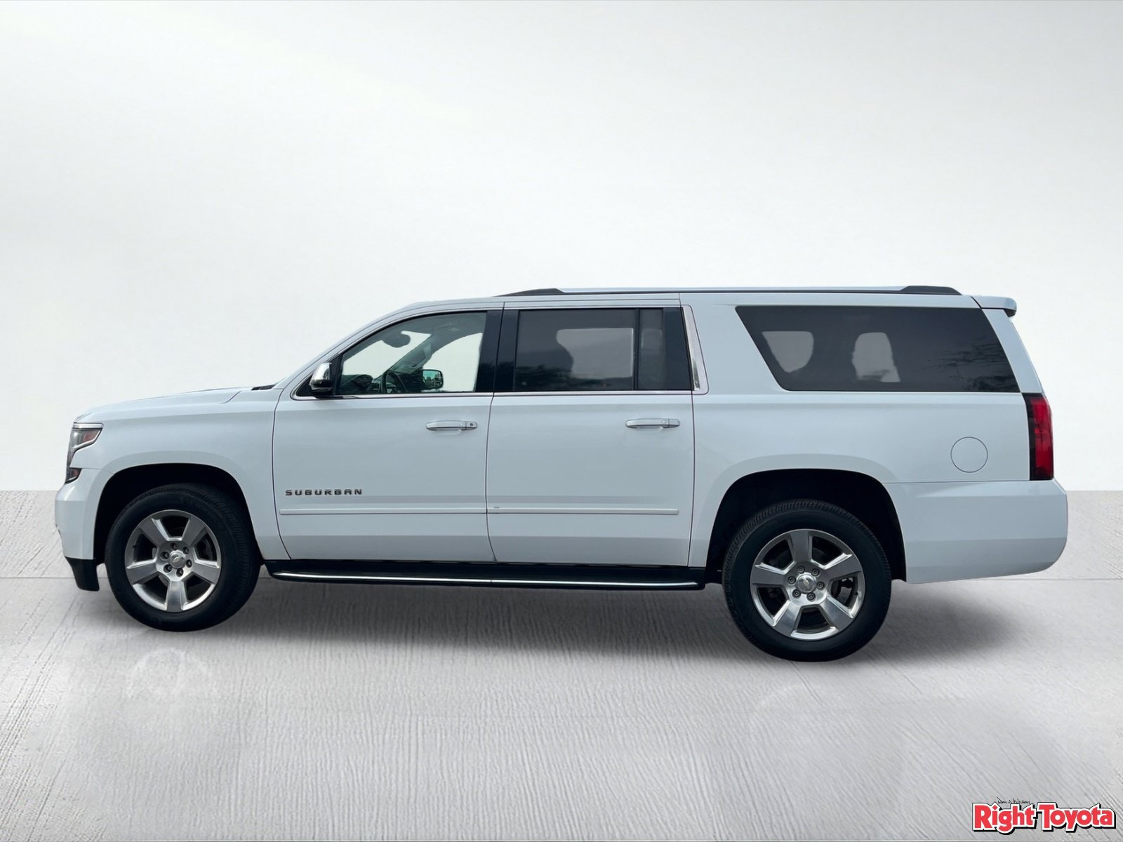 Used 2018 Chevrolet Suburban Premier RWD image 3