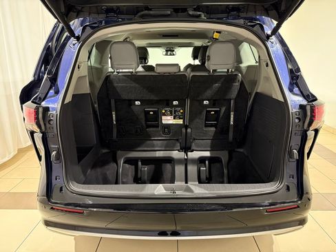 Used 2024 Toyota Sienna Limited AWD/4WD image 12