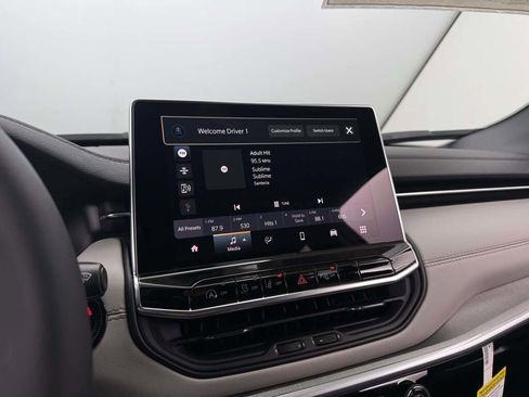 New 2026 Jeep Compass Limited image 37