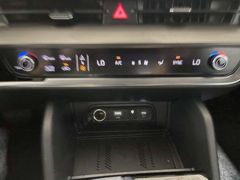 Used 2025 Kia Sportage EX FWD image 28