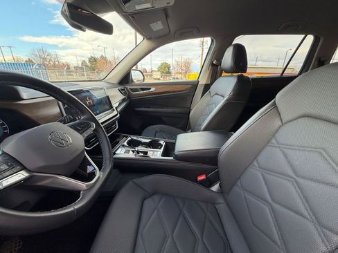 Used 2024 Volkswagen Atlas SE image 25