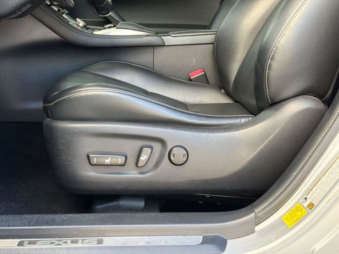 Used 2015 Lexus CT 200h w/ Navigation Package FWD image 15