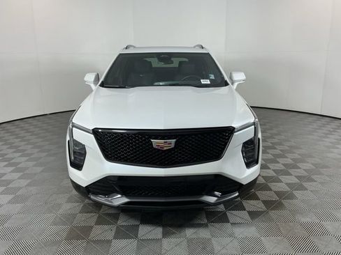 Used 2024 Cadillac XT4 Sport image 2