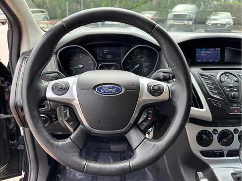 Used 2013 Ford Focus SE FWD image 19