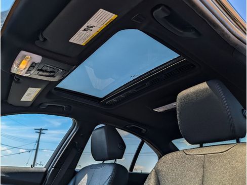 Used 2018 BMW 330i Sedan RWD image 18