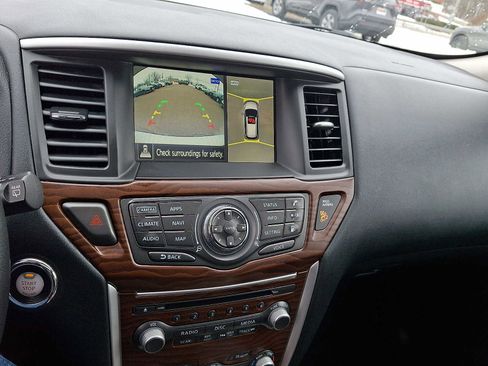 Used 2020 Nissan Pathfinder Platinum image 22