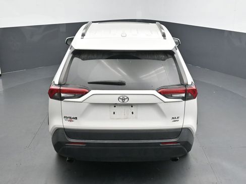 Used 2021 Toyota RAV4 XLE w/ Convenience Package AWD/4WD image 16