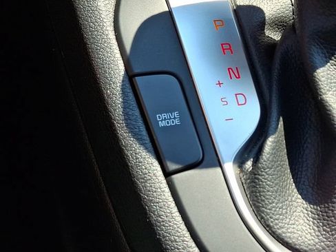 Used 2022 Kia Forte LXS w/ LXS Technology Package FWD image 25