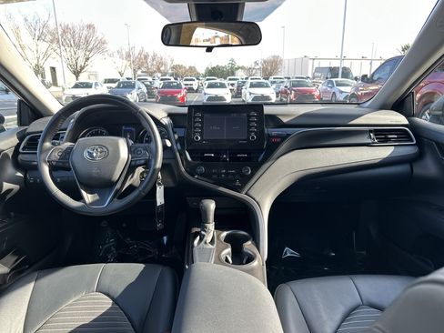 Certified 2021 Toyota Camry SE image 28