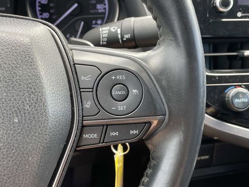 Used 2021 Toyota Camry SE FWD image 21