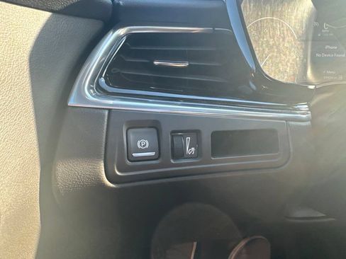 Used 2021 Cadillac XT6 Premium Luxury AWD/4WD image 26