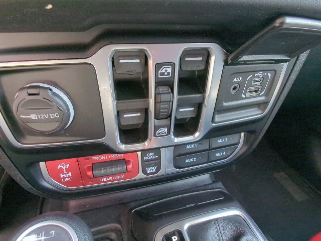 Used 2024 Jeep Wrangler Unlimited Rubicon AWD/4WD image 17