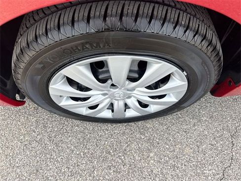 Used 2013 Toyota Corolla LE image 17