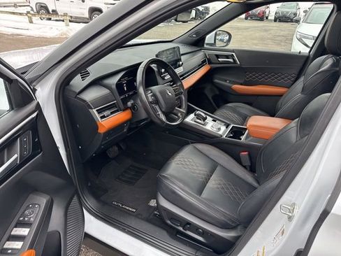 Used 2024 Mitsubishi Outlander SEL image 54