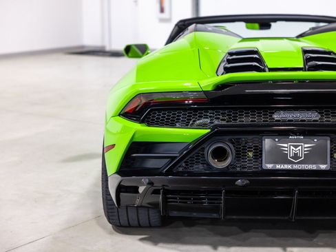Used 2023 Lamborghini Huracan EVO AWD/4WD image 14