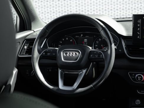 Certified 2023 Audi Q5 2.0T Premium w/ Convenience Package AWD/4WD image 9