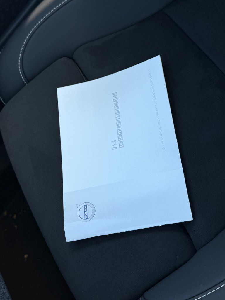 Certified 2023 Volvo XC40 Recharge Plus AWD/4WD image 9