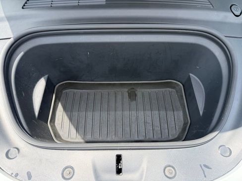 Used 2021 Tesla Model Y Long Range AWD/4WD image 6