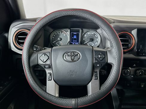 Used 2019 Toyota Tacoma TRD Off-Road image 18