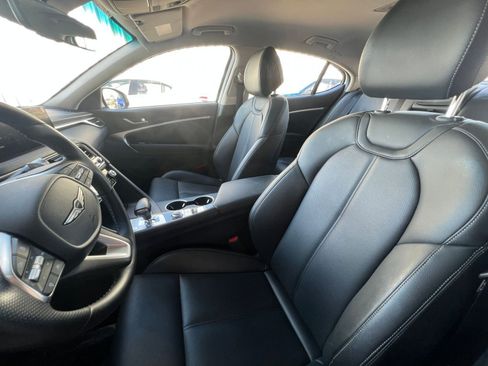 Used 2025 Genesis G70 2.5T image 36
