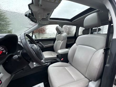 Used 2015 Subaru Forester 2.5i Touring w/ Eyesight & Navigation System image 9