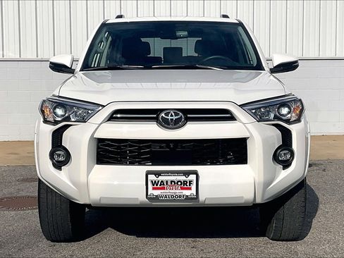 Used 2022 Toyota 4Runner SR5 Premium image 3