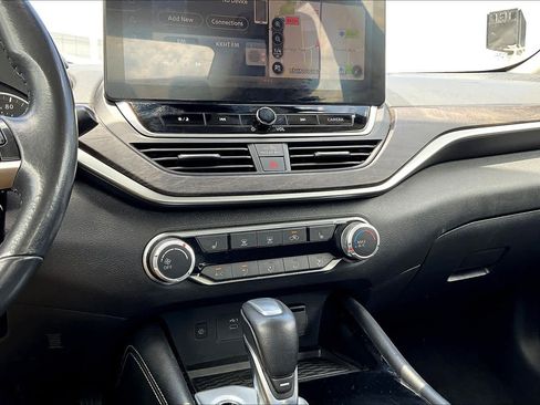 Used 2024 Nissan Altima 2.5 SV w/ SV Premium Package image 35