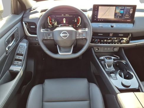 Certified 2025 Nissan Rogue SL w/ Tech Package image 5