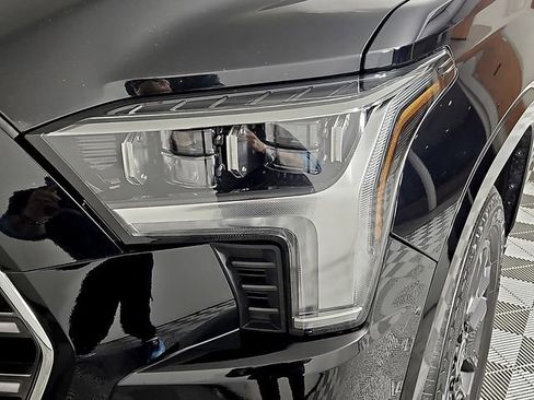 Used 2024 Toyota Sequoia Platinum AWD/4WD image 9