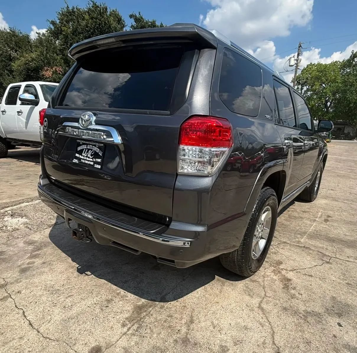 Used 2011 Toyota 4Runner SR5 w/ Premium Pkg w/Leather RWD image 7