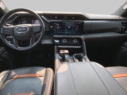 Used 2024 GMC Sierra 1500 AT4 w/ Technology Package AWD/4WD image 15