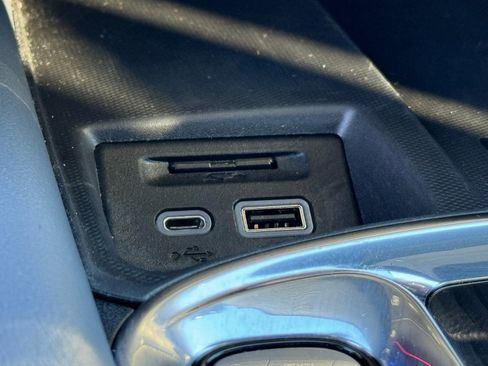 Used 2023 Buick Enclave Essence w/ Sound and Sites Package image 27