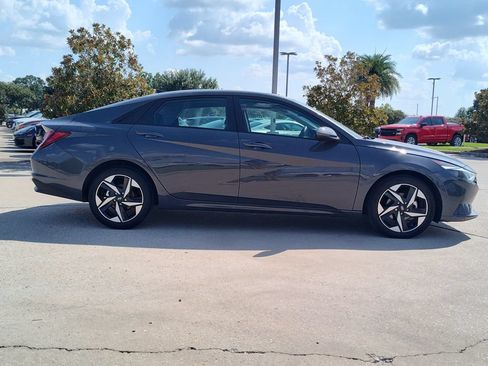 Used 2023 Hyundai Elantra SEL w/ Convenience Package FWD image 11