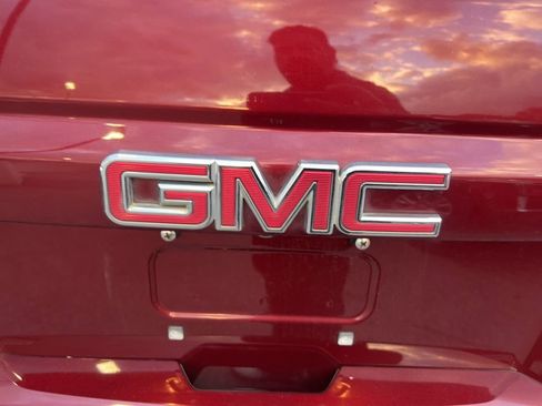 Used 2017 GMC Yukon SLT image 40