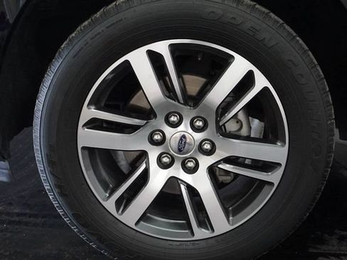 Used 2024 Ford Expedition Limited AWD/4WD image 4