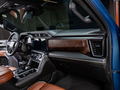 Used 2025 GMC Sierra 1500 Denali Ultimate image 18