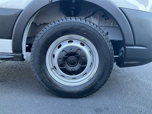 New 2026 Ford Transit 250 148 Medium Roof image 10