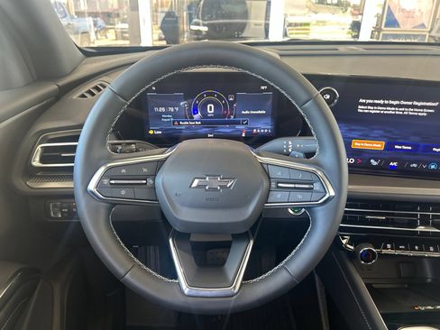 New 2026 Chevrolet Traverse LT w/ Midnight/Sport Edition FWD image 17