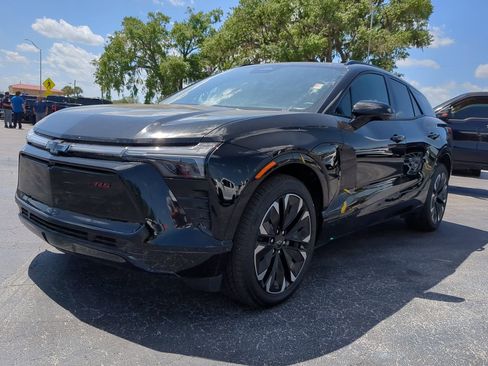 New 2025 Chevrolet Blazer EV RS image 8