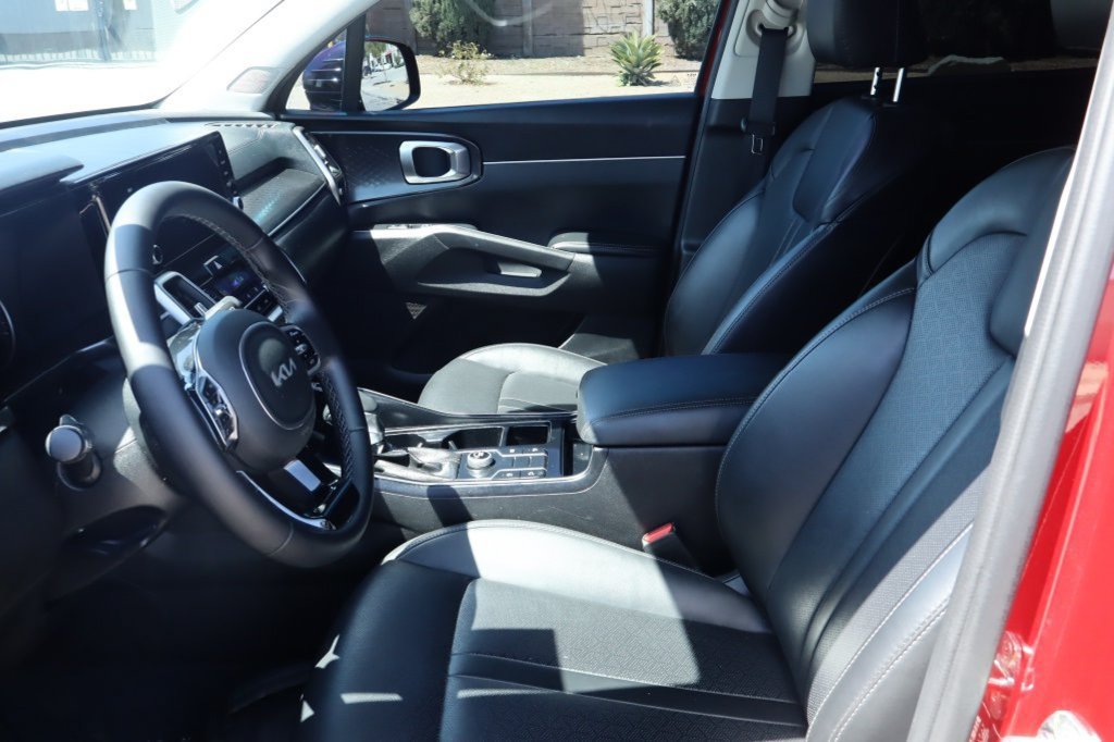 Used 2022 Kia Sorento S FWD image 19