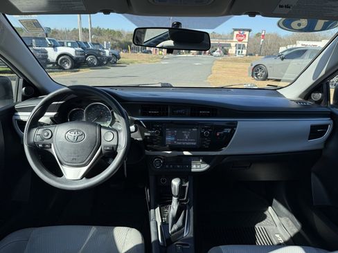 Used 2016 Toyota Corolla L image 36