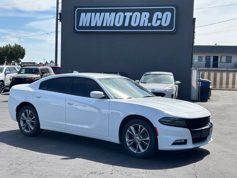 Used 2020 Dodge Charger SXT AWD/4WD image 1