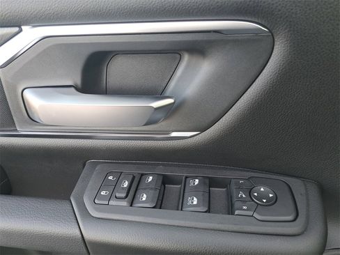 New 2026 RAM 1500 4x4 Crew Cab image 26