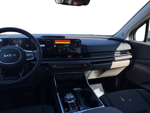 New 2026 Kia Carnival EX image 11