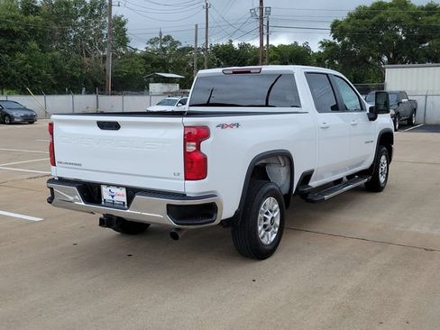 Used 2025 Chevrolet Silverado 2500 LT w/ Convenience Package AWD/4WD image 3