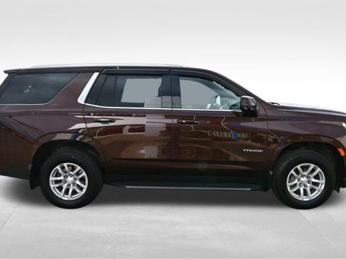 Used 2022 Chevrolet Tahoe LT w/ Luxury Package AWD/4WD image 9