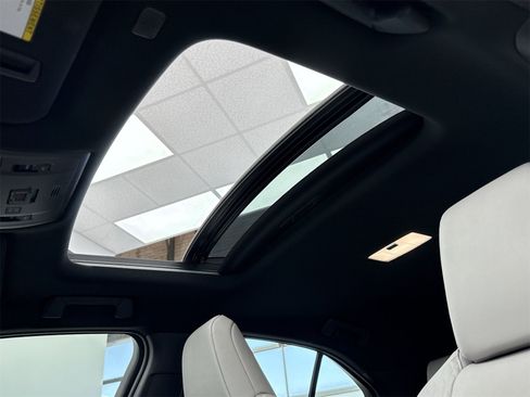 Used 2022 Lexus UX 200 image 38