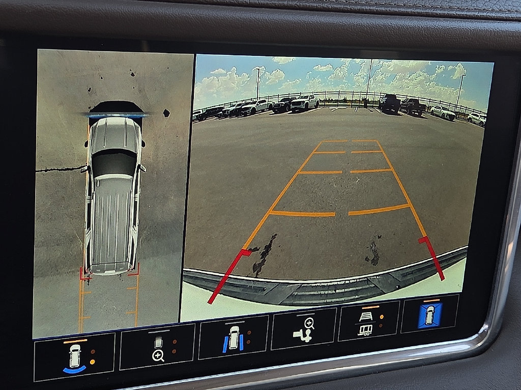 Used 2022 GMC Yukon Denali RWD image 18