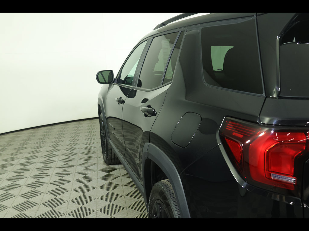 Used 2025 GMC Terrain Elevation w/ Black Edition AWD/4WD image 16