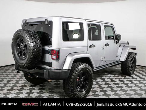 Used 2015 Jeep Wrangler Unlimited Sahara AWD/4WD image 3